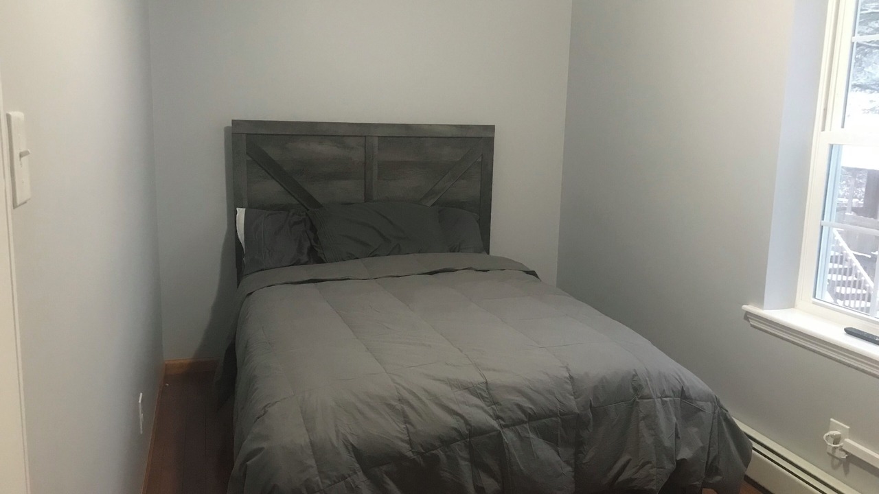 Photo of Bedroom in Roscoe
