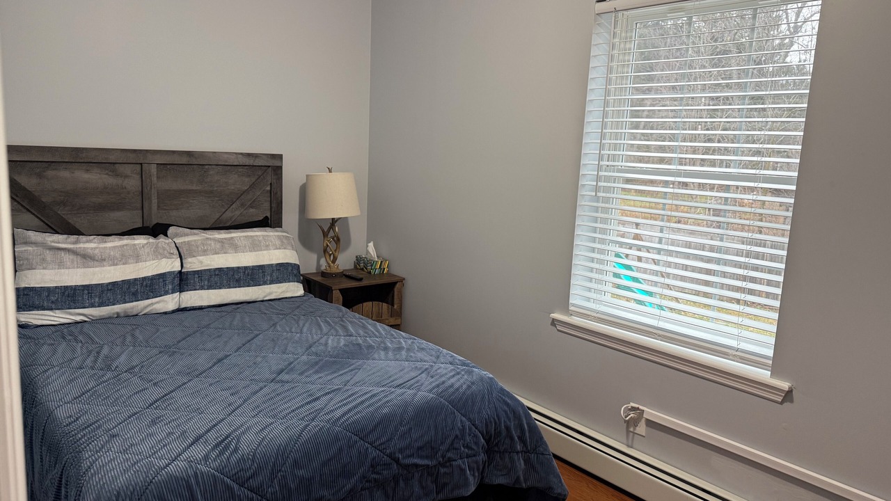 Photo of Bedroom in Roscoe