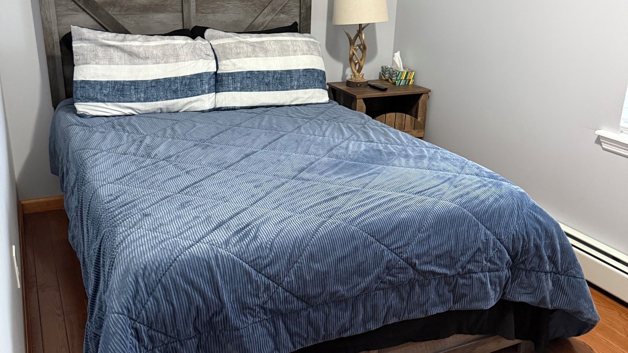 Photo of Bedroom in Roscoe