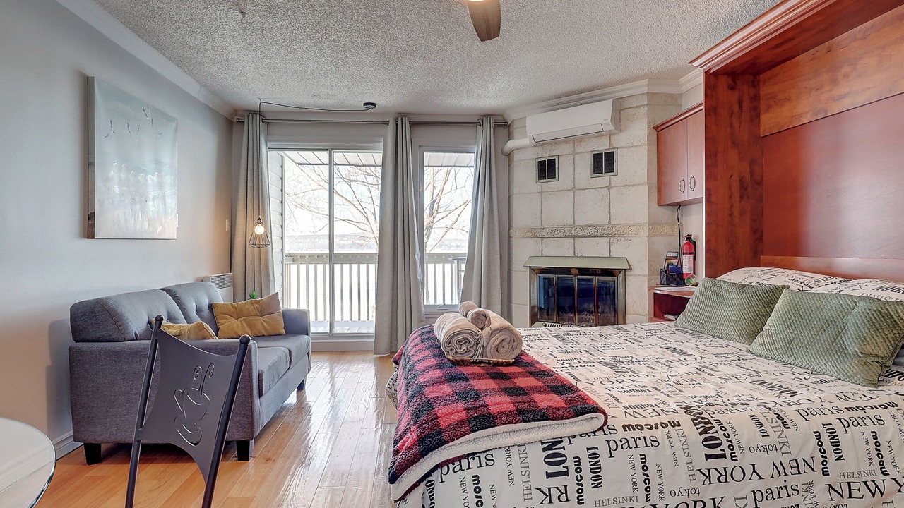 Photo of Bedroom in Magog