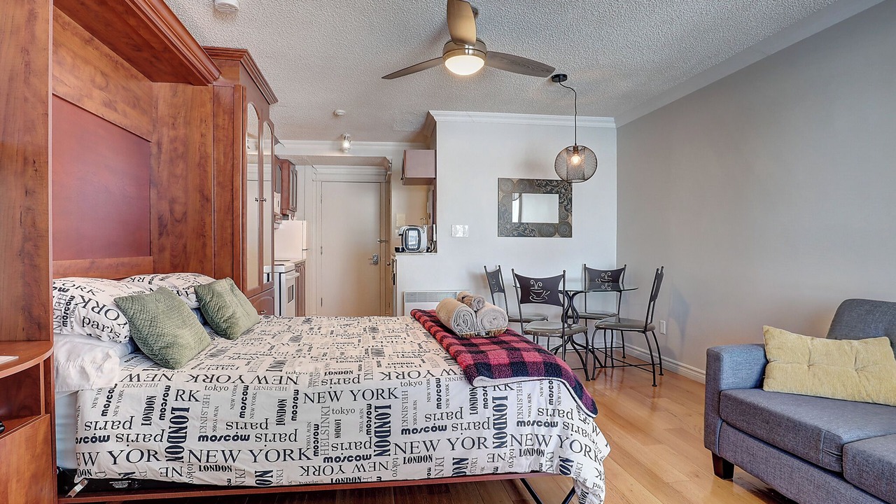 Photo of Bedroom in Magog