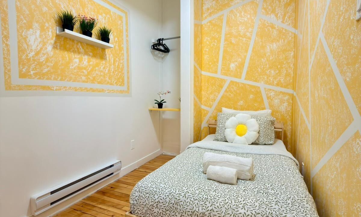 Photo of Bedroom in Cote-Des-Neiges—Notre-Dame-De-Grace