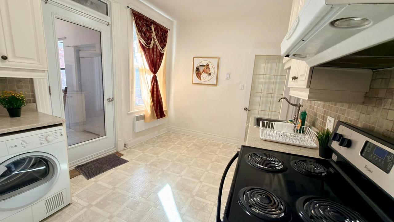 Photo of Kitchen in Cote-Des-Neiges—Notre-Dame-De-Grace