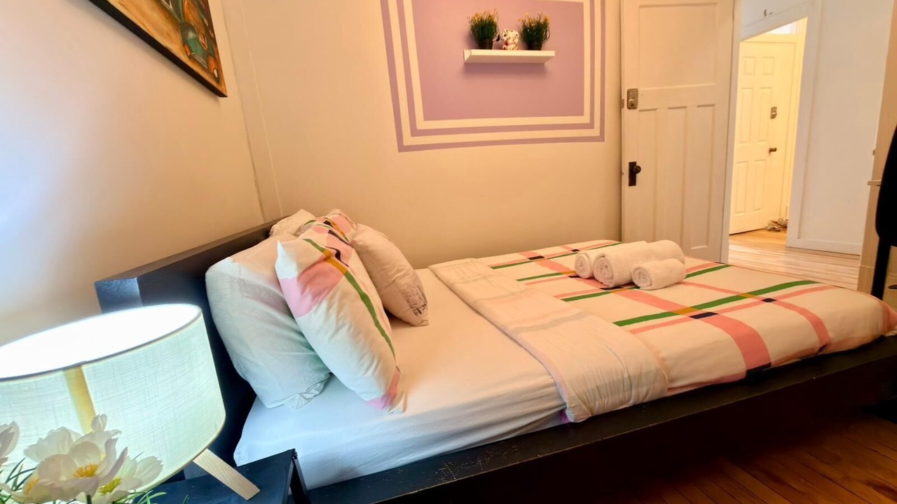 Photo of Bedroom in Cote-Des-Neiges—Notre-Dame-De-Grace