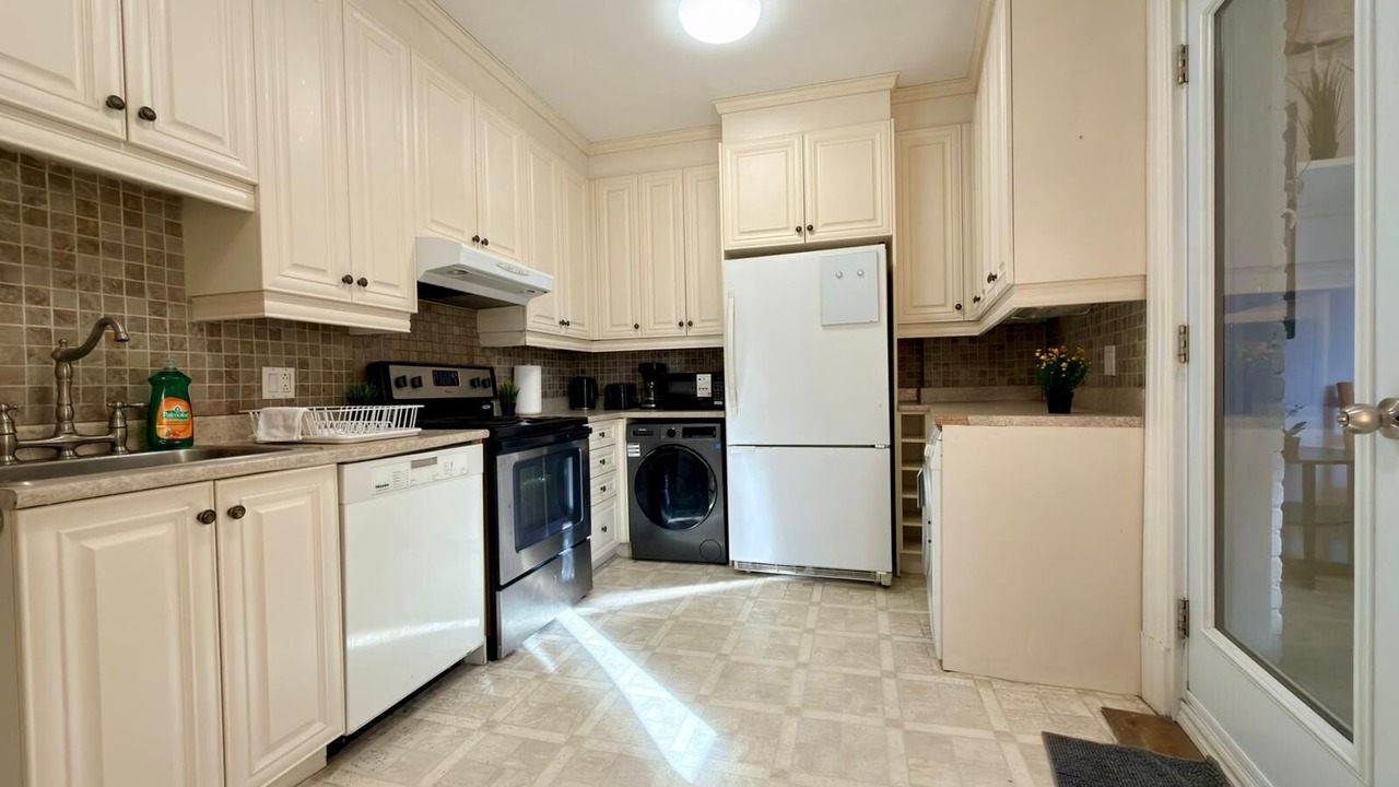 Photo of Kitchen in Cote-Des-Neiges—Notre-Dame-De-Grace