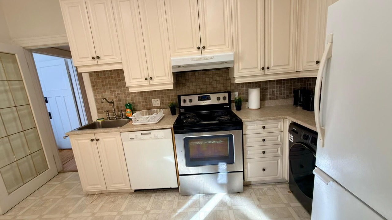 Photo of Kitchen in Cote-Des-Neiges—Notre-Dame-De-Grace