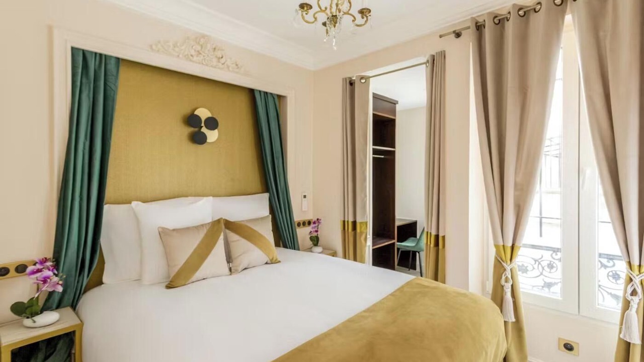 Photo of Bedroom in Arts-et-Metiers
