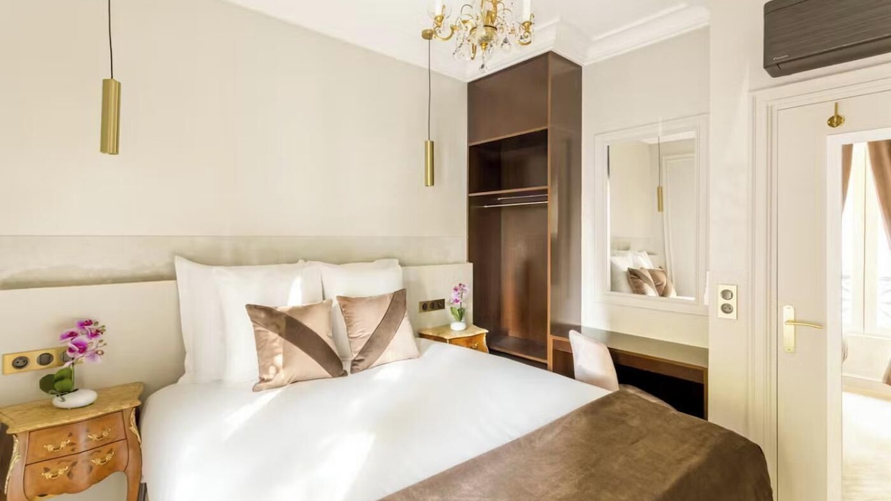 Photo of Bedroom in Arts-et-Metiers