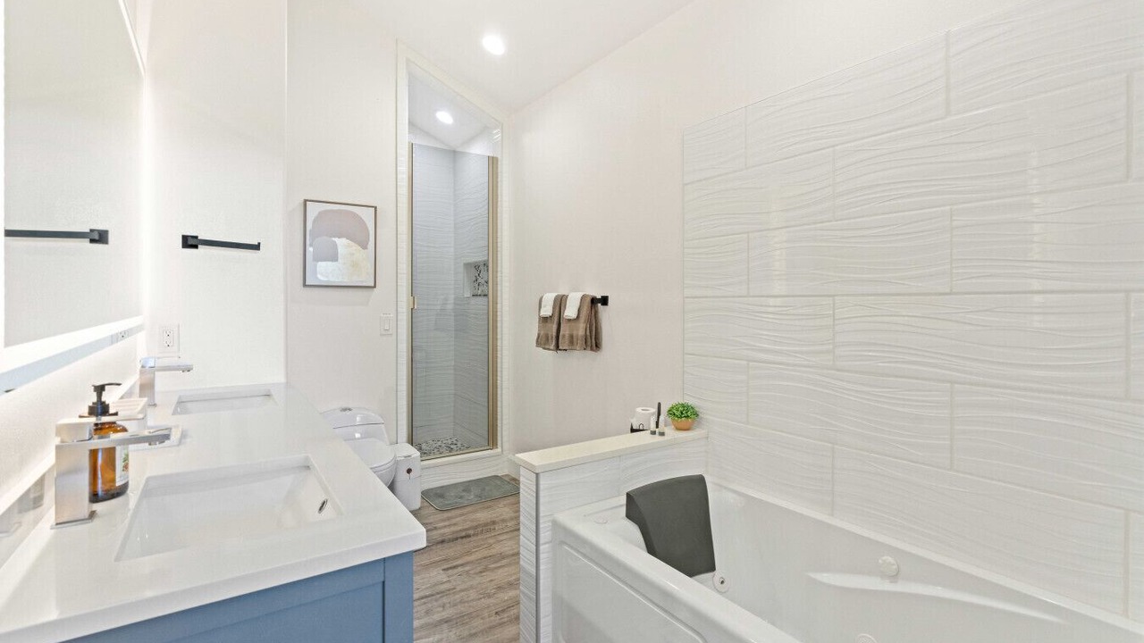 Photo of Bathroom in Lakeside