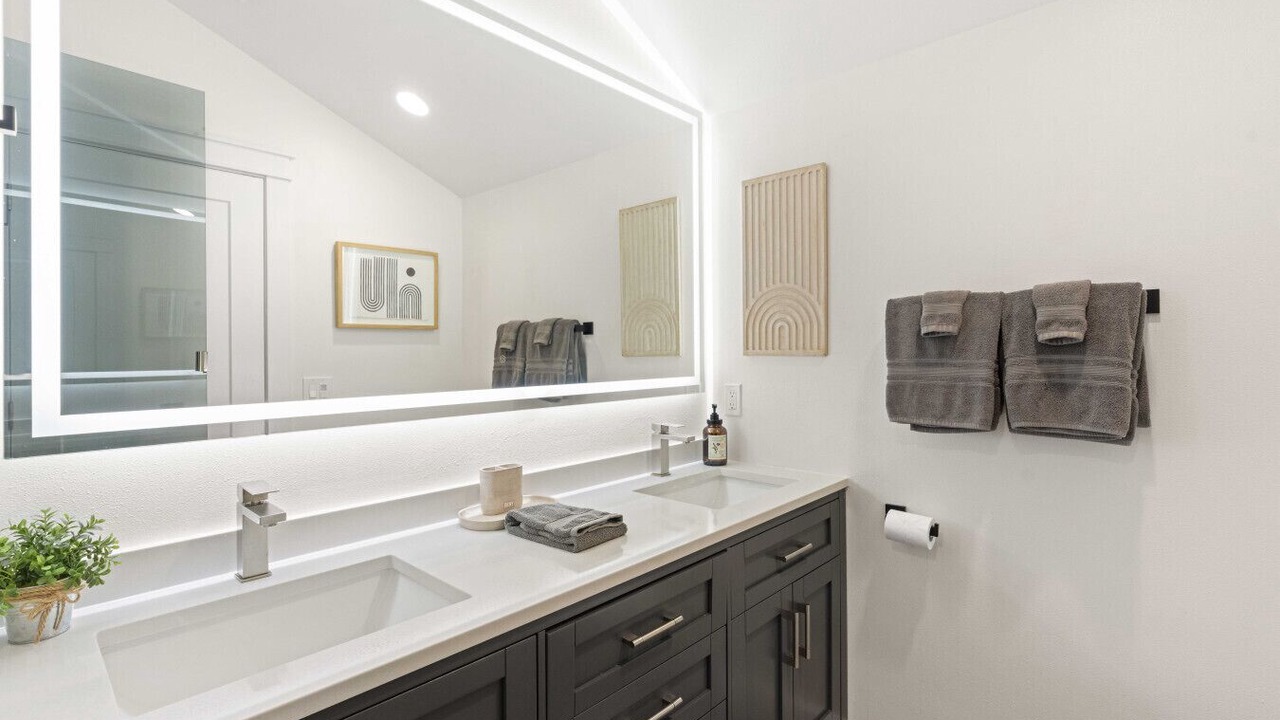 Photo of Bathroom in Lakeside