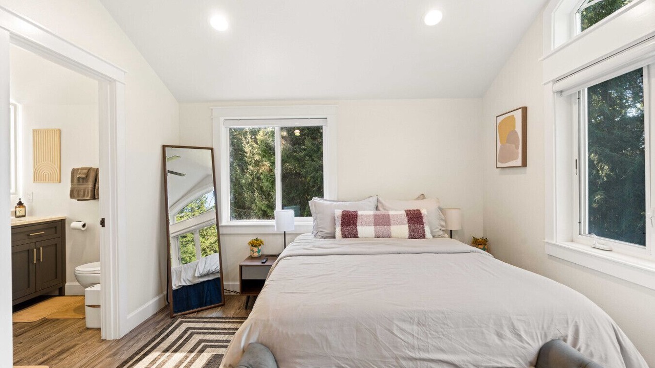Photo of Bedroom in Lakeside