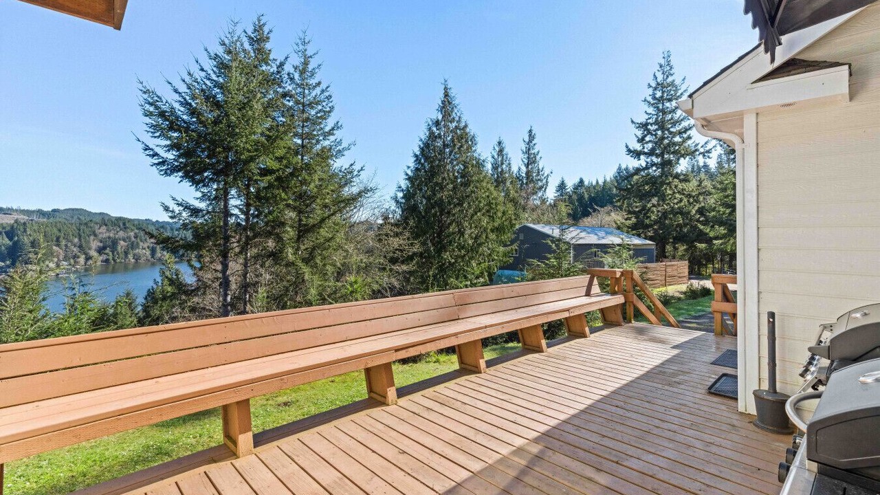 Photo of Patio Balcony in Lakeside