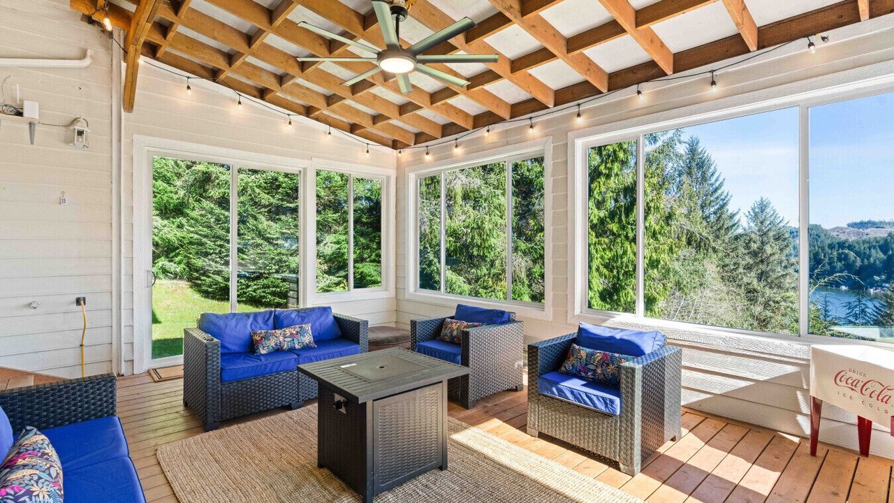 Photo of Livingroom in Lakeside