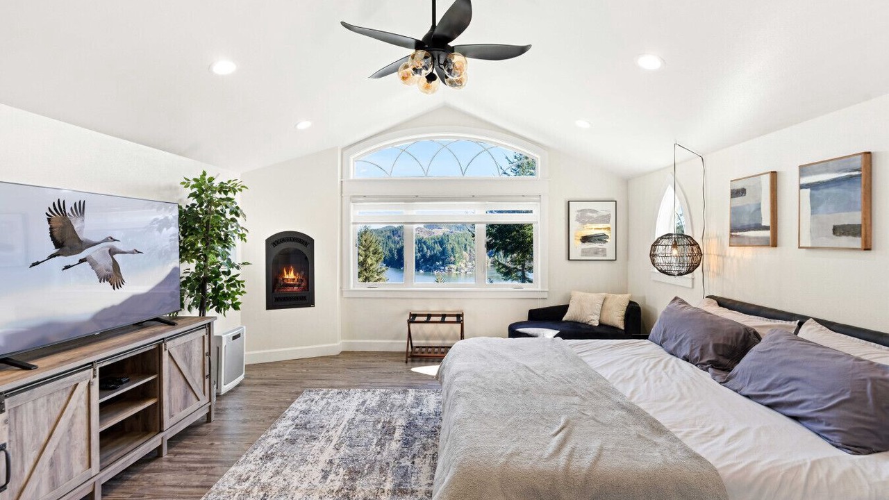Photo of Bedroom in Lakeside