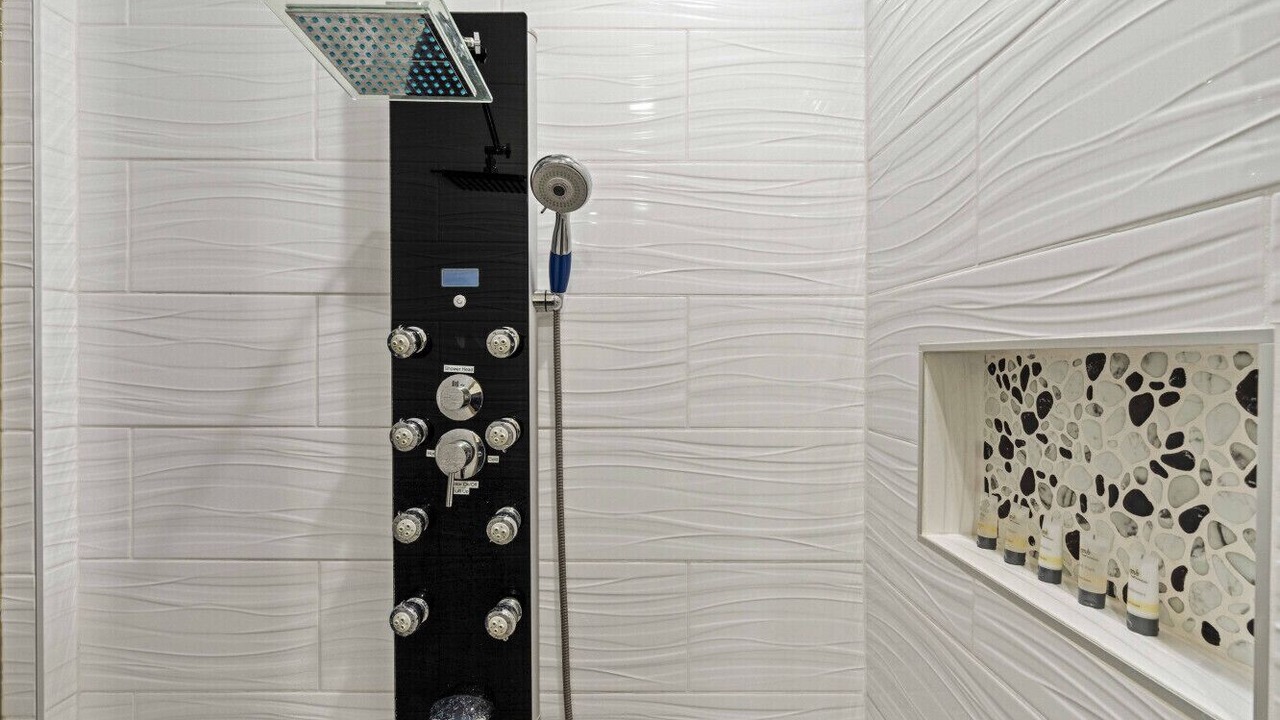 Photo of Bathroom in Lakeside