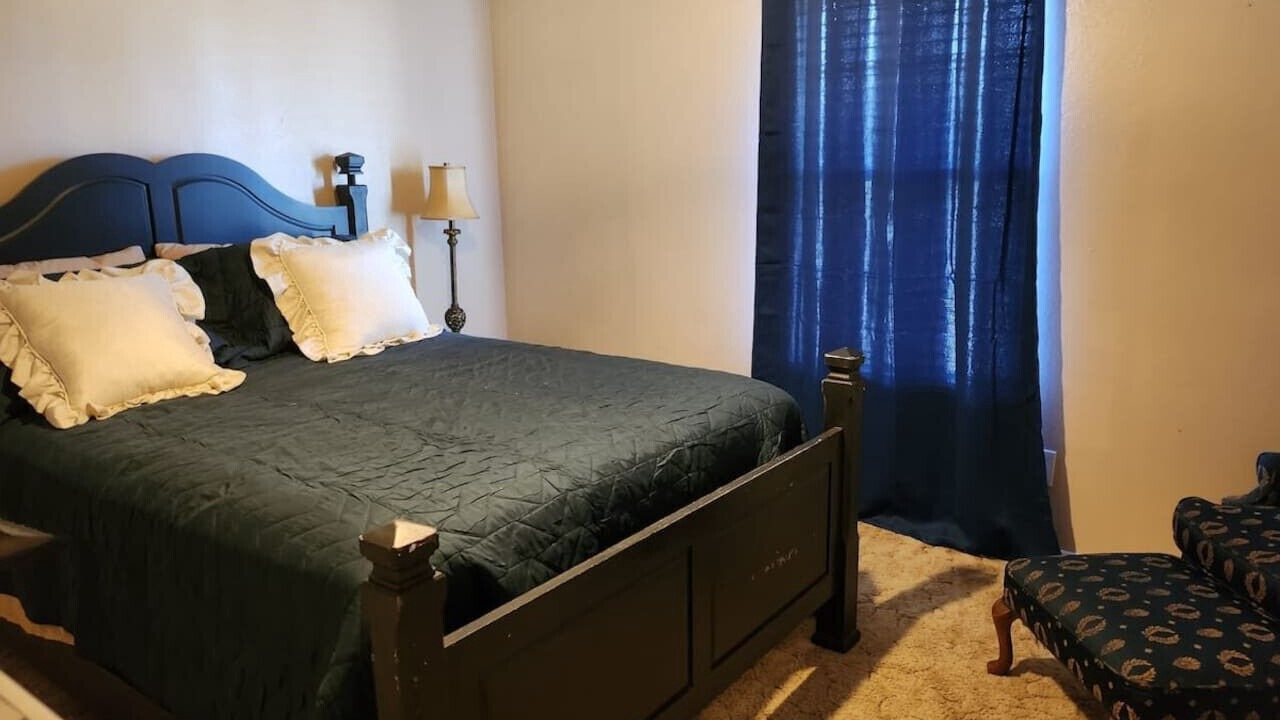 Photo of Bedroom in Navarro County
