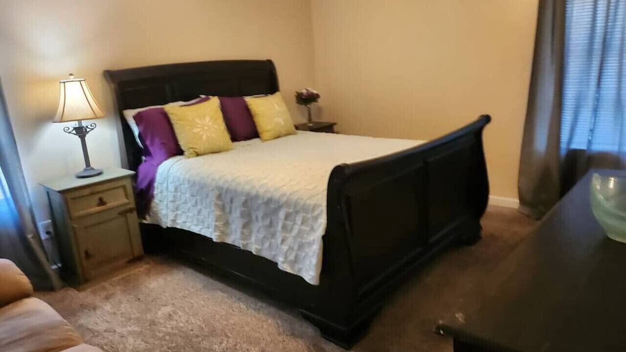 Photo of Bedroom in Navarro County