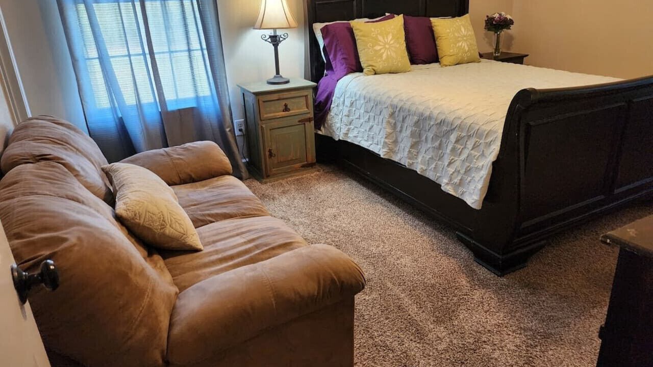 Photo of Bedroom in Navarro County