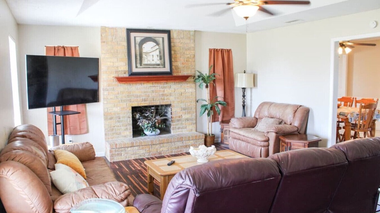 Photo of Livingroom in Navarro County