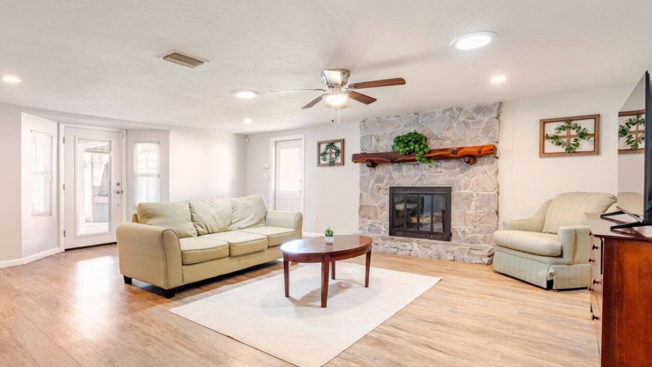 Photo of Livingroom in Sarasota Springs