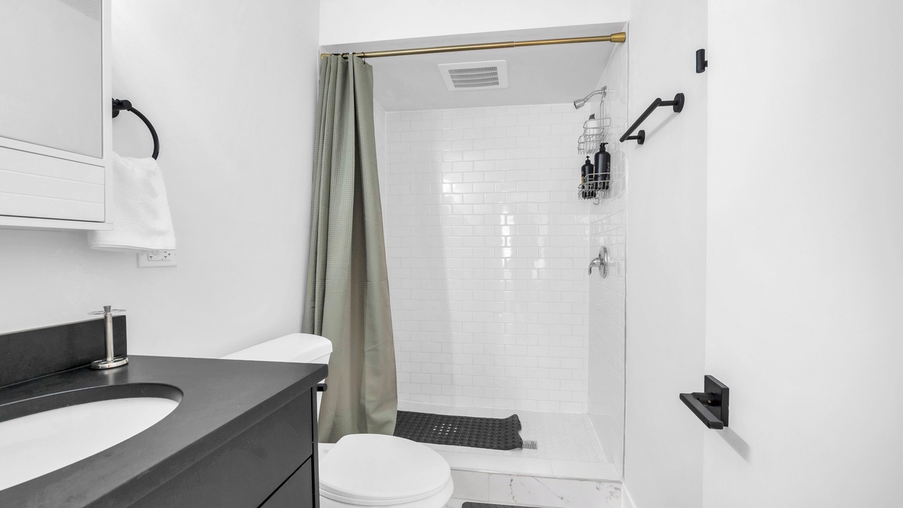 Photo of Bathroom in Oak Park