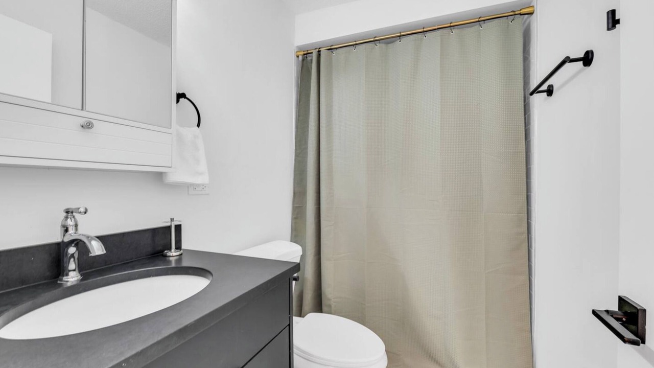 Photo of Bathroom in Oak Park