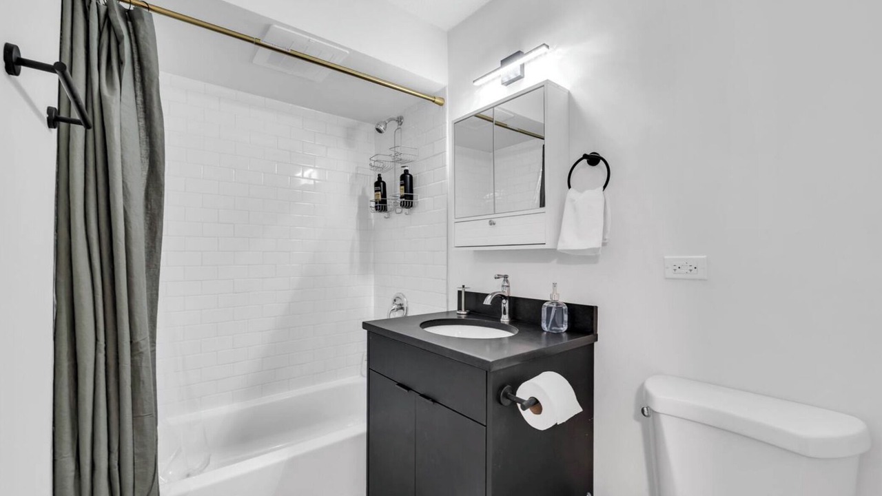 Photo of Bathroom in Oak Park