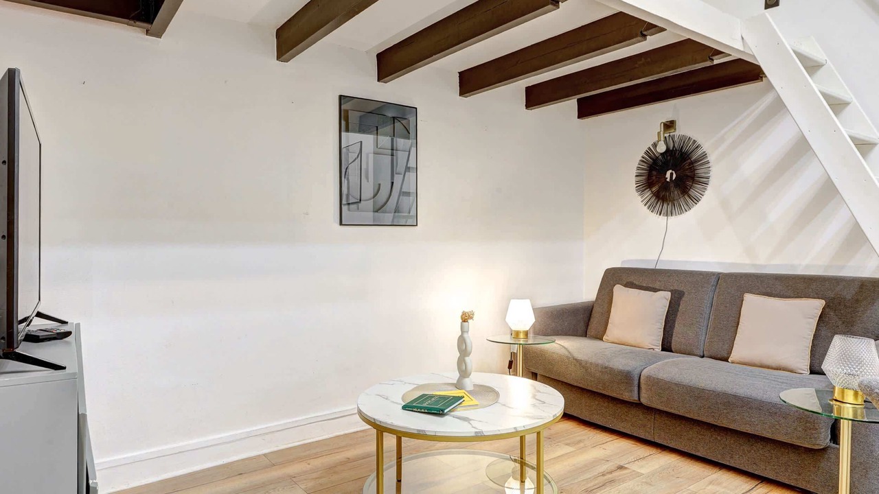 Photo of Livingroom in 19th Arrondissement