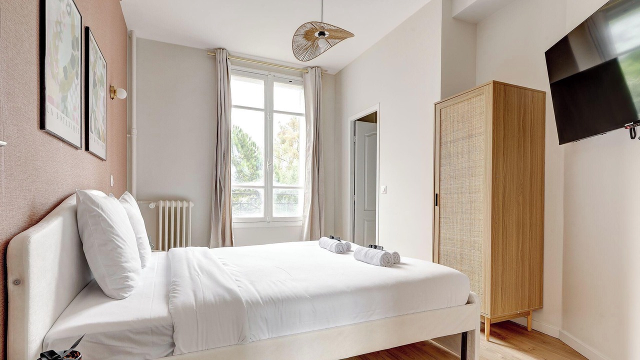 Photo of Bedroom in Levallois-Perret