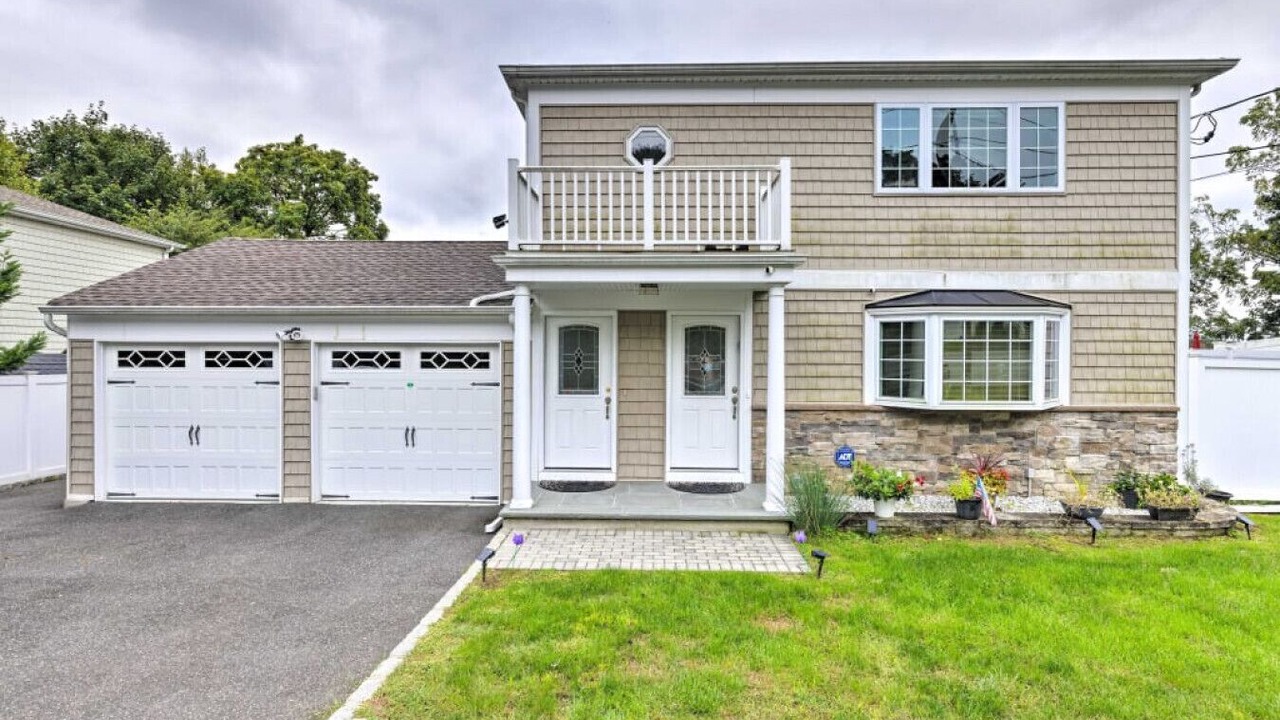 Photo of Patio Balcony in Glen Cove