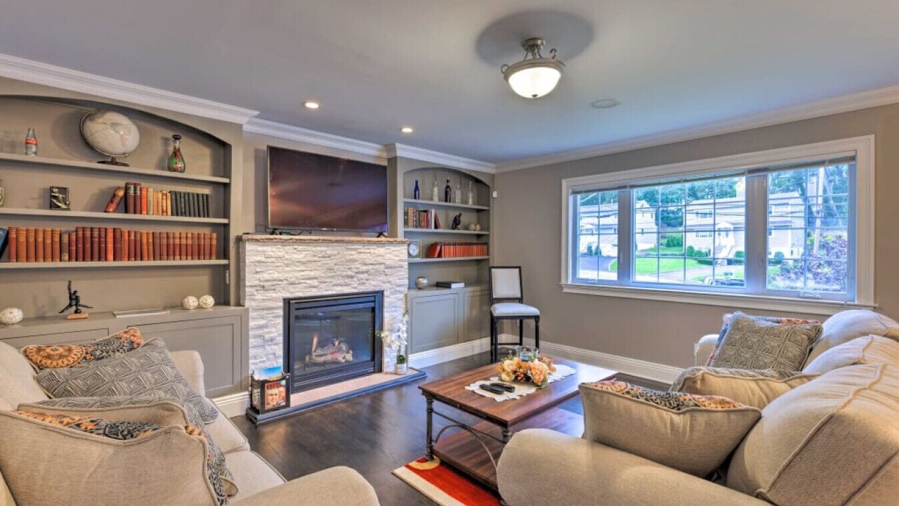 Photo of Livingroom in Glen Cove