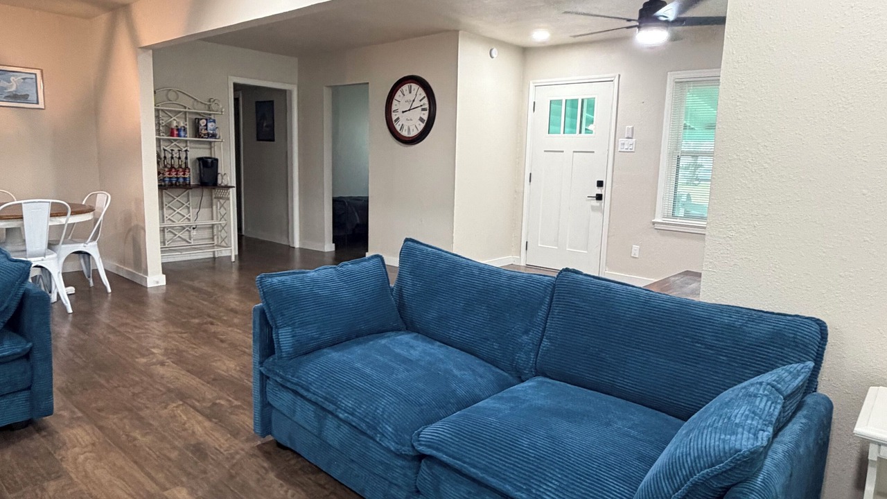 Photo of Livingroom in Elmaton
