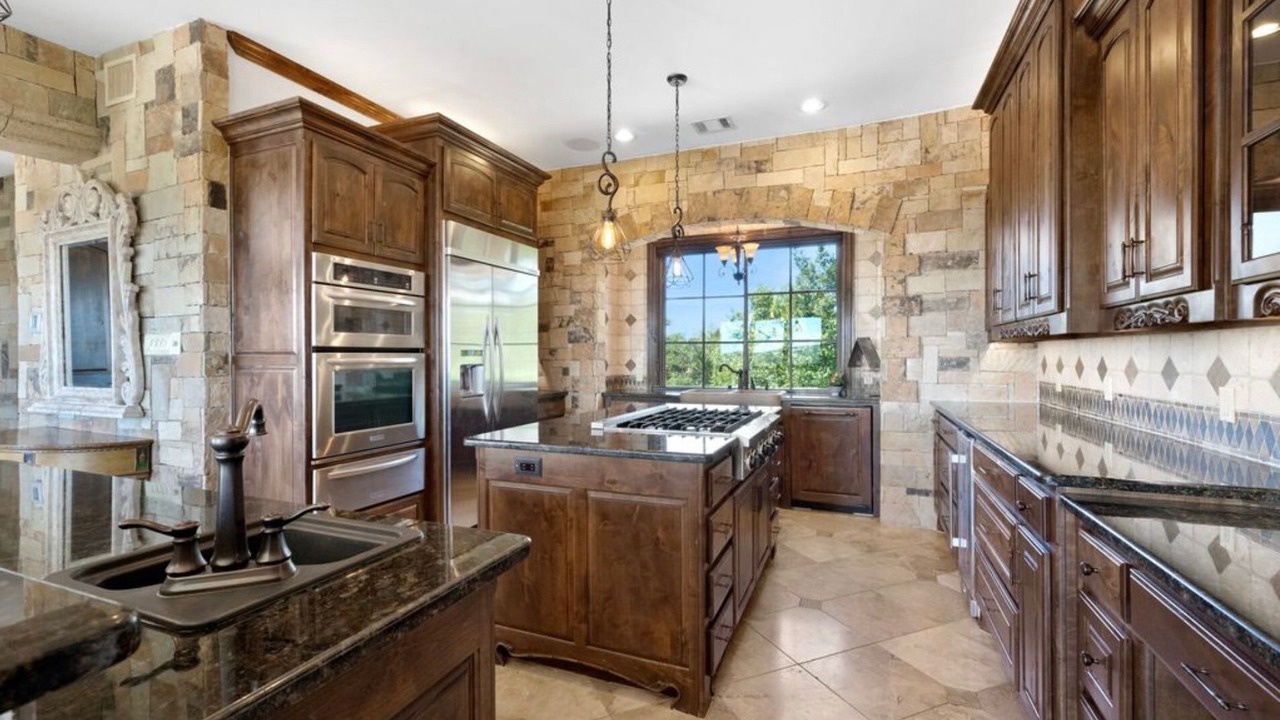 Photo of Kitchen in Apache Shores