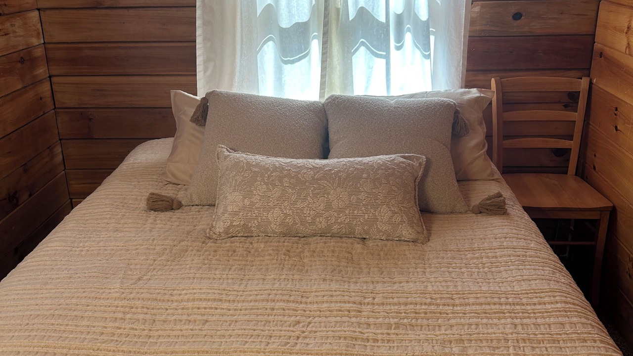 Photo of Bedroom in Shell Knob