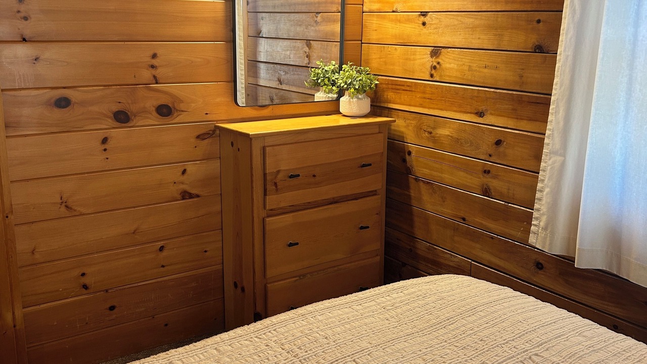 Photo of Bedroom in Shell Knob