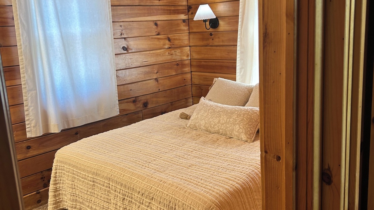 Photo of Bedroom in Shell Knob