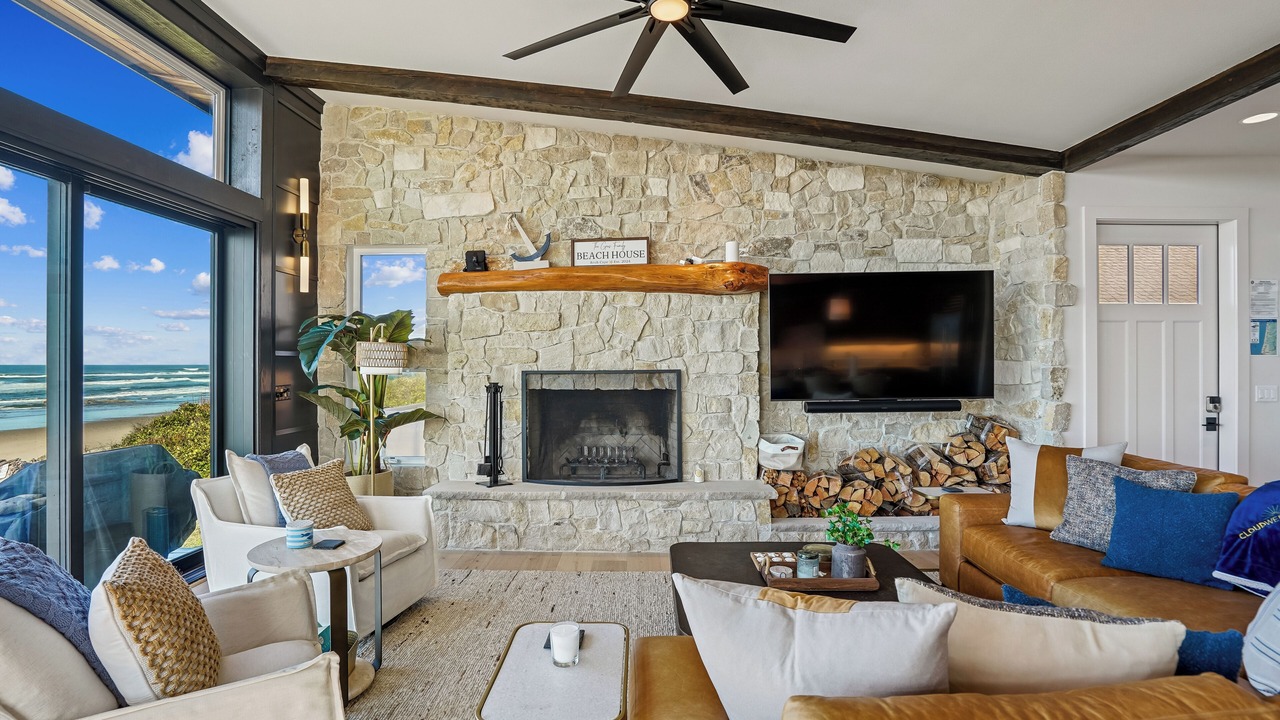 Photo of Bedroom in Arch Cape