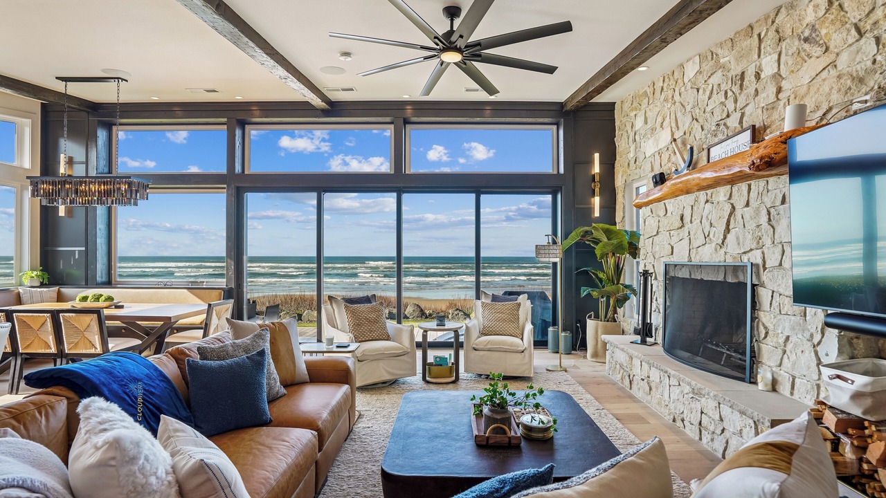 Photo of Bedroom in Arch Cape