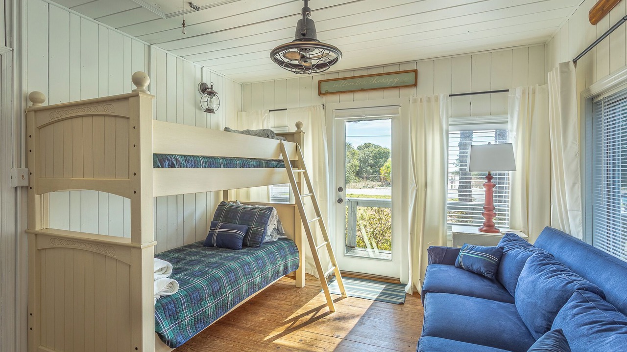 Photo of Livingroom in Alligator Point