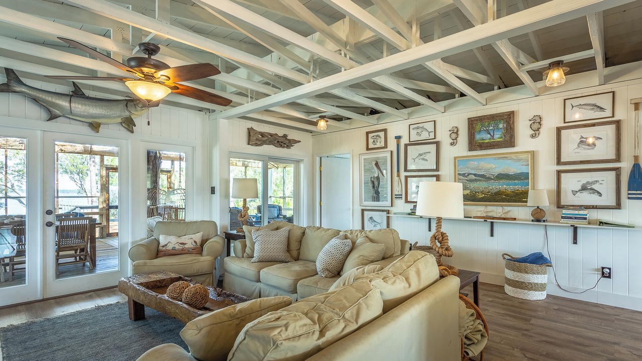 Photo of Livingroom in Alligator Point