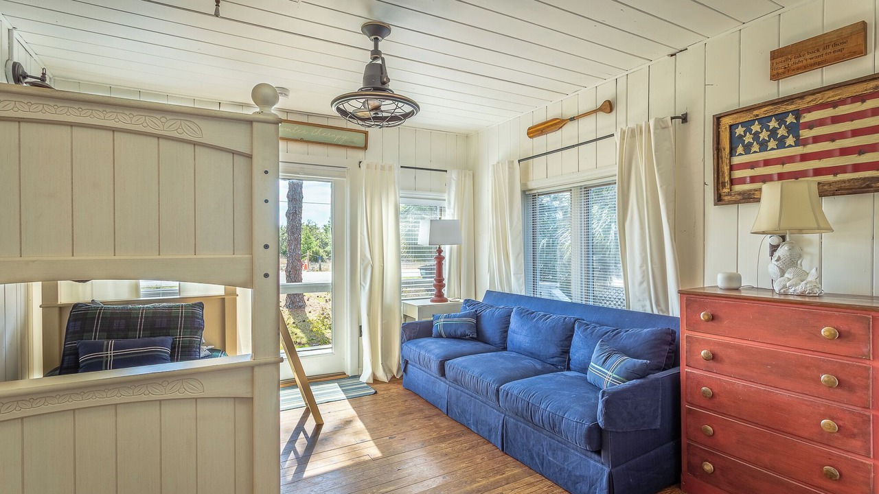 Photo of Livingroom in Alligator Point