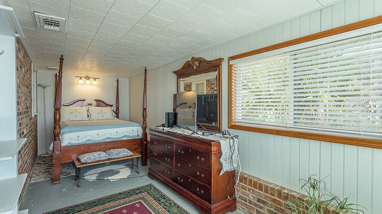 Photo of Bedroom in Alligator Point