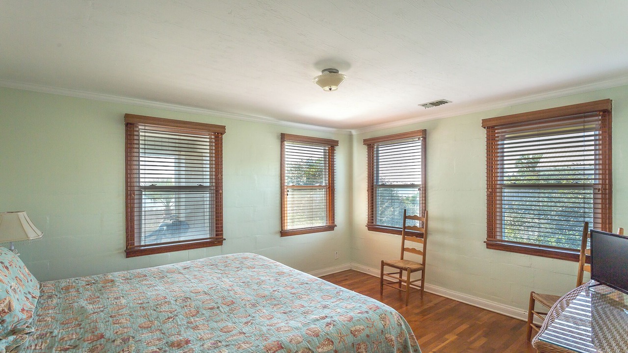 Photo of Bedroom in Alligator Point