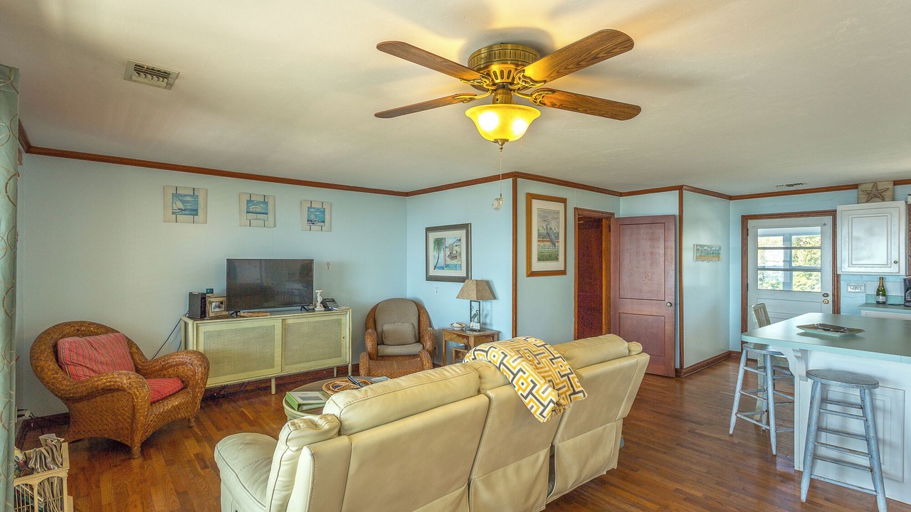 Photo of Livingroom in Alligator Point