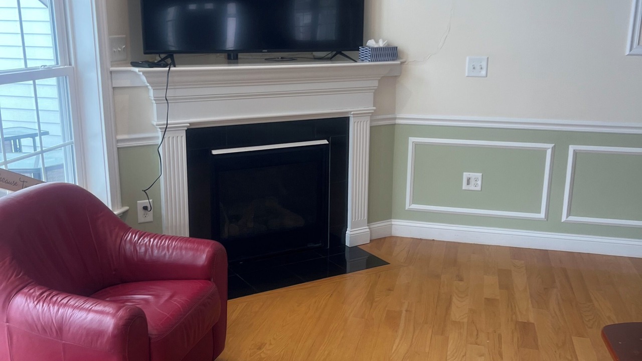 Photo of Livingroom in Woburn