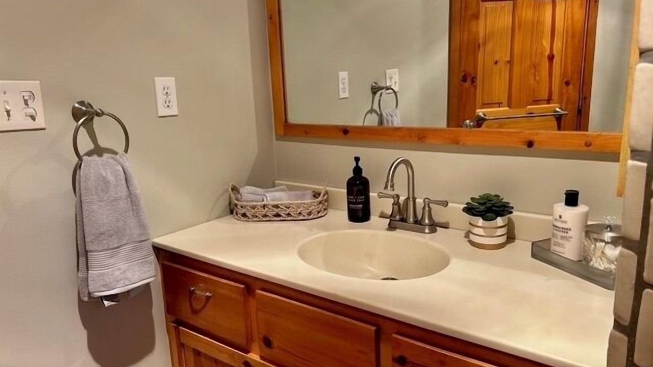 Photo of Bathroom in Hollywood Hills West