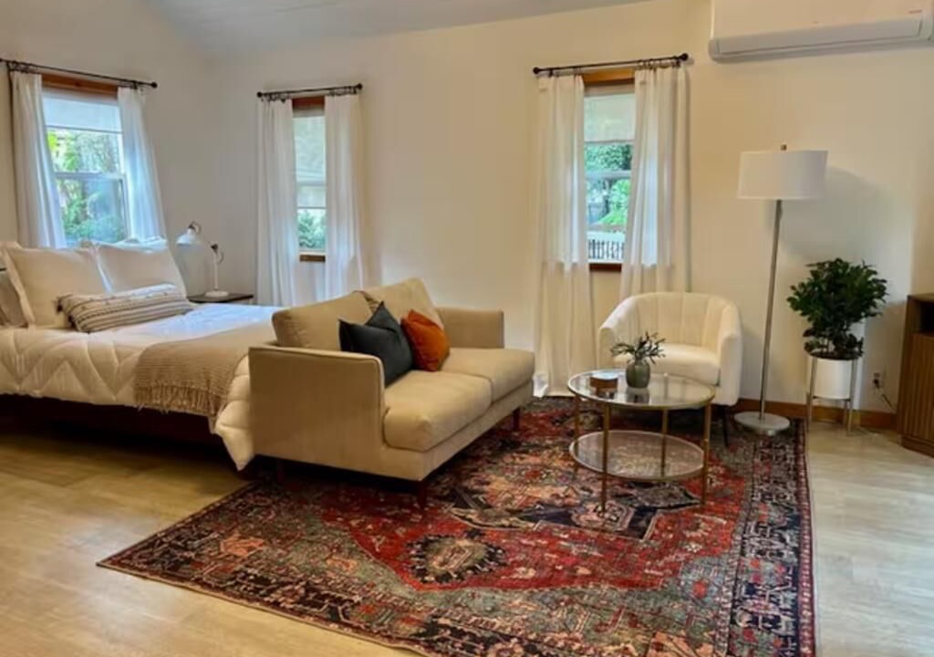 Photo of Livingroom in Hollywood Hills West