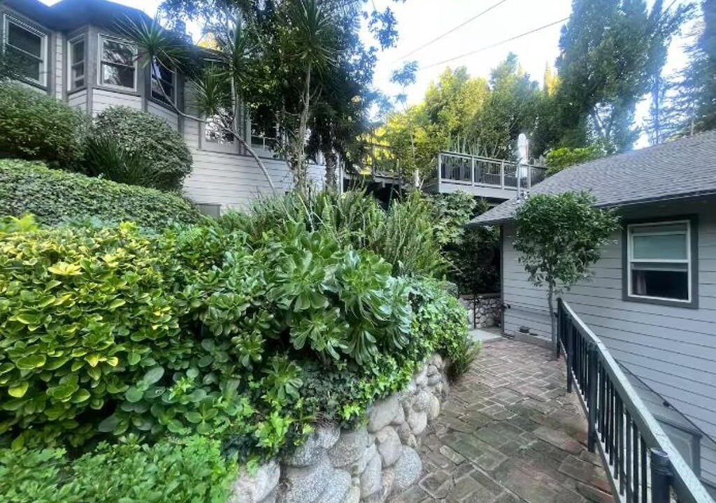 Photo of Outdoor in Hollywood Hills West