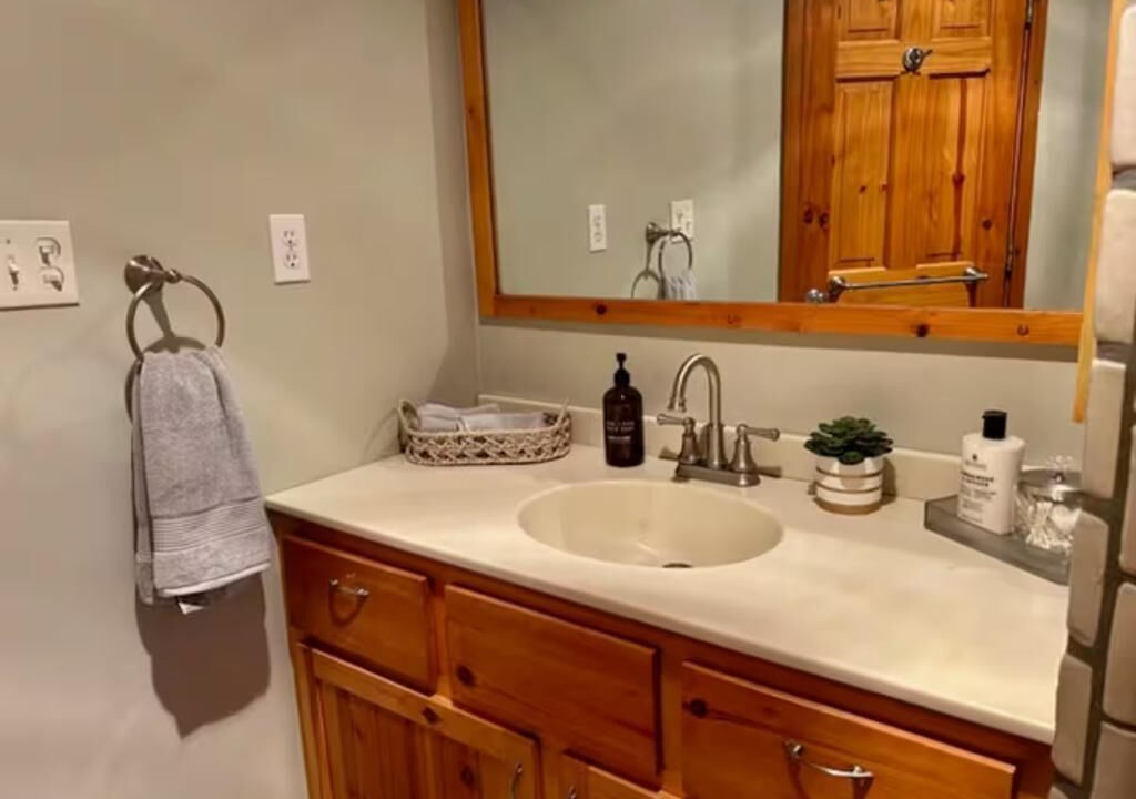 Photo of Bathroom in Hollywood Hills West