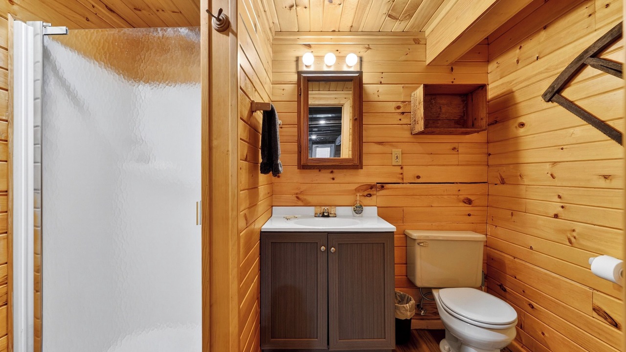 Photo of Bathroom in Cable